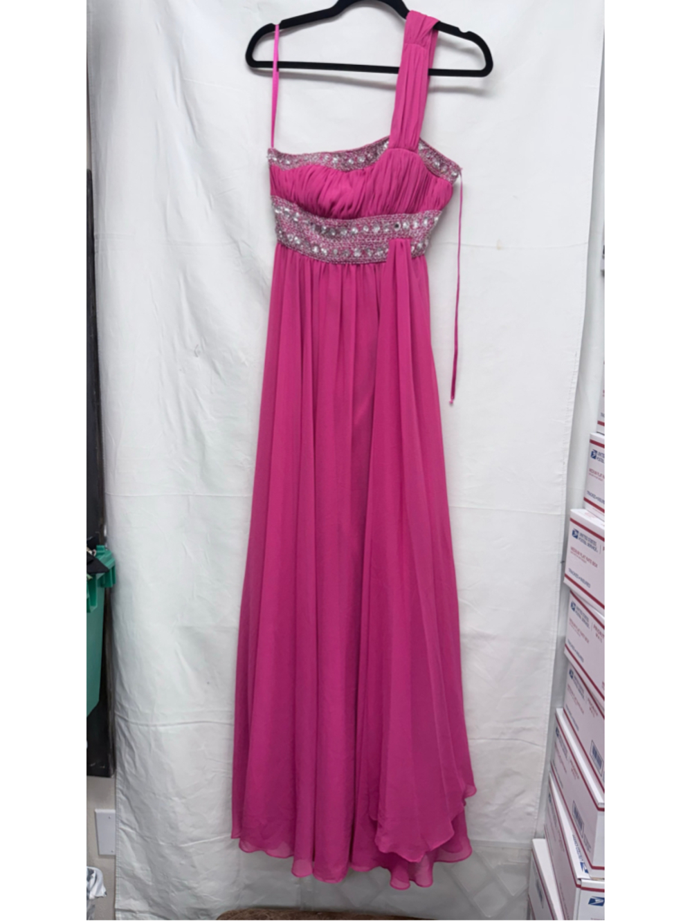 Women's Vintage May Queen One Shoulder Embellished Fuchsia Formal Dress size 8